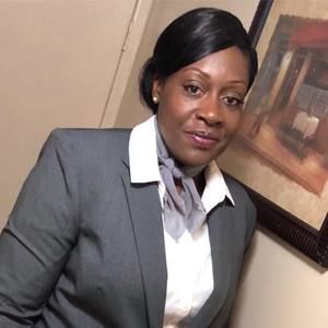 Meet your Posher, Dionne